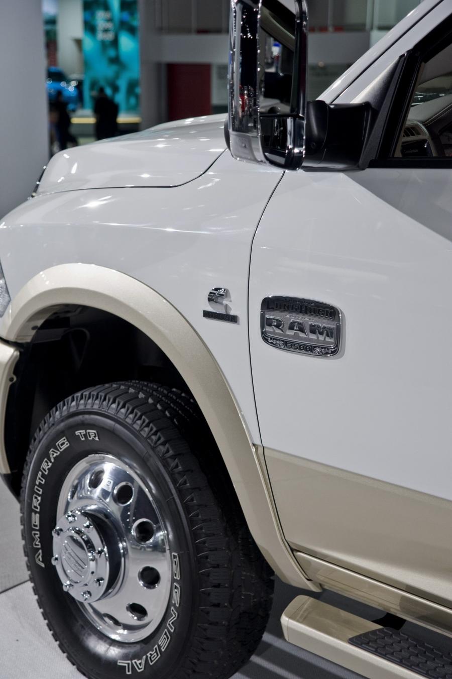  Dodge Ram Laramie Longhorn Edition 2012 года  (фото 8 из 14)